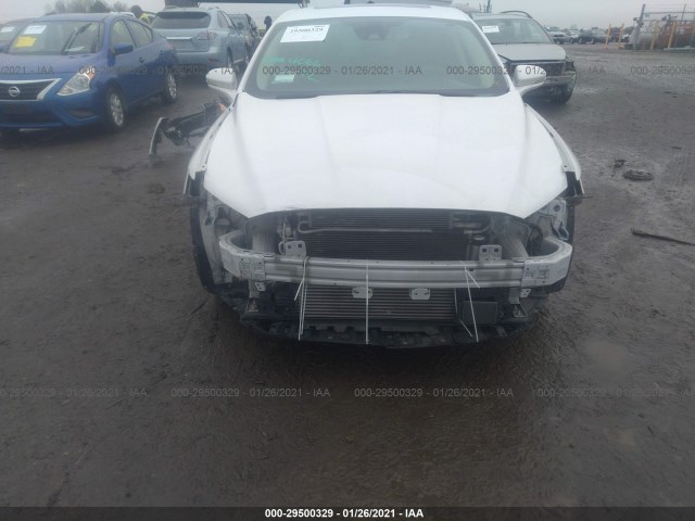 Photo 5 VIN: 3FA6P0T92HR158132 - FORD FUSION 