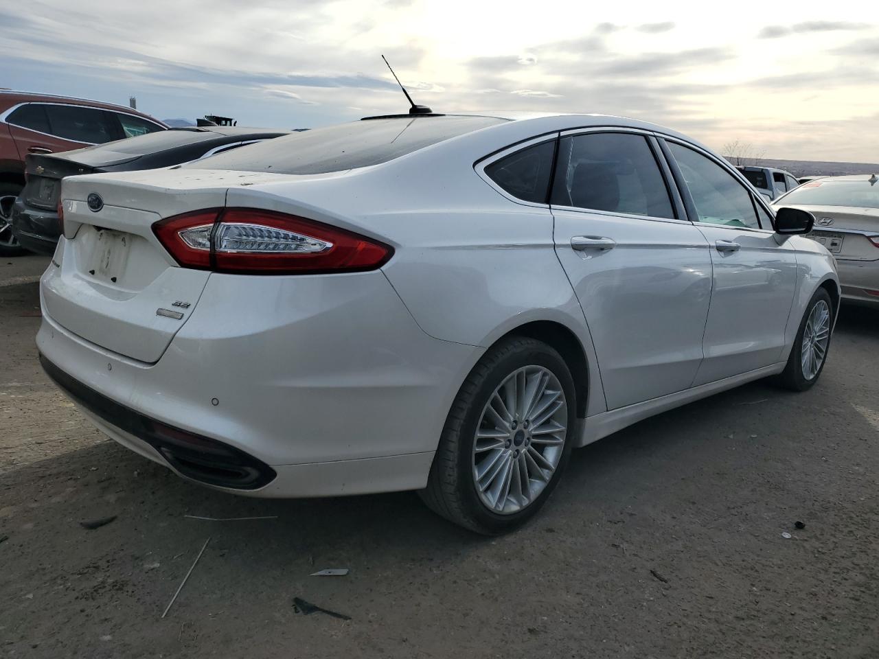 Photo 2 VIN: 3FA6P0T97GR405188 - FORD FUSION 