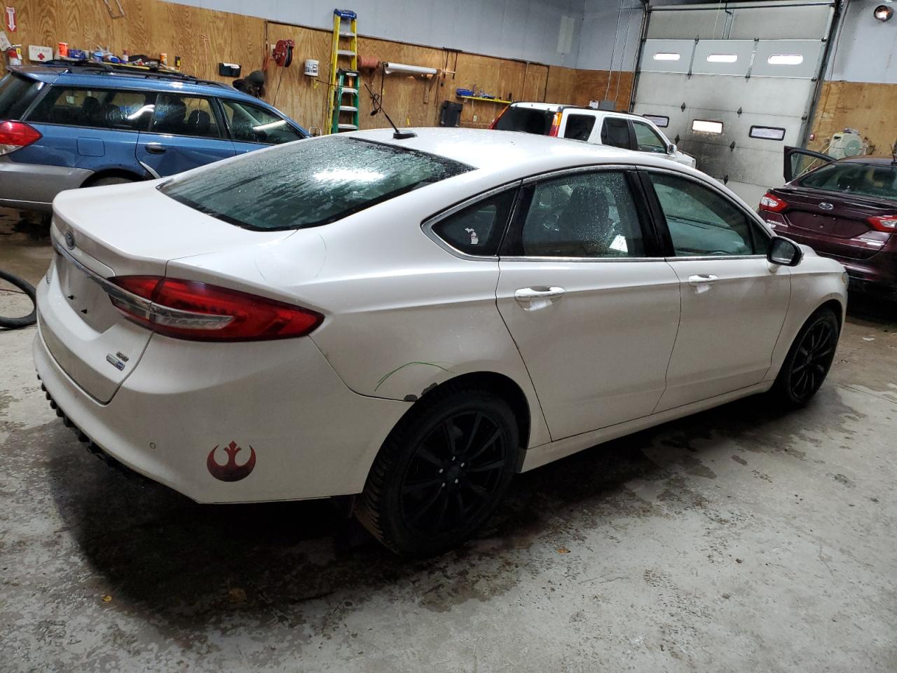 Photo 2 VIN: 3FA6P0T98HR127340 - FORD FUSION 