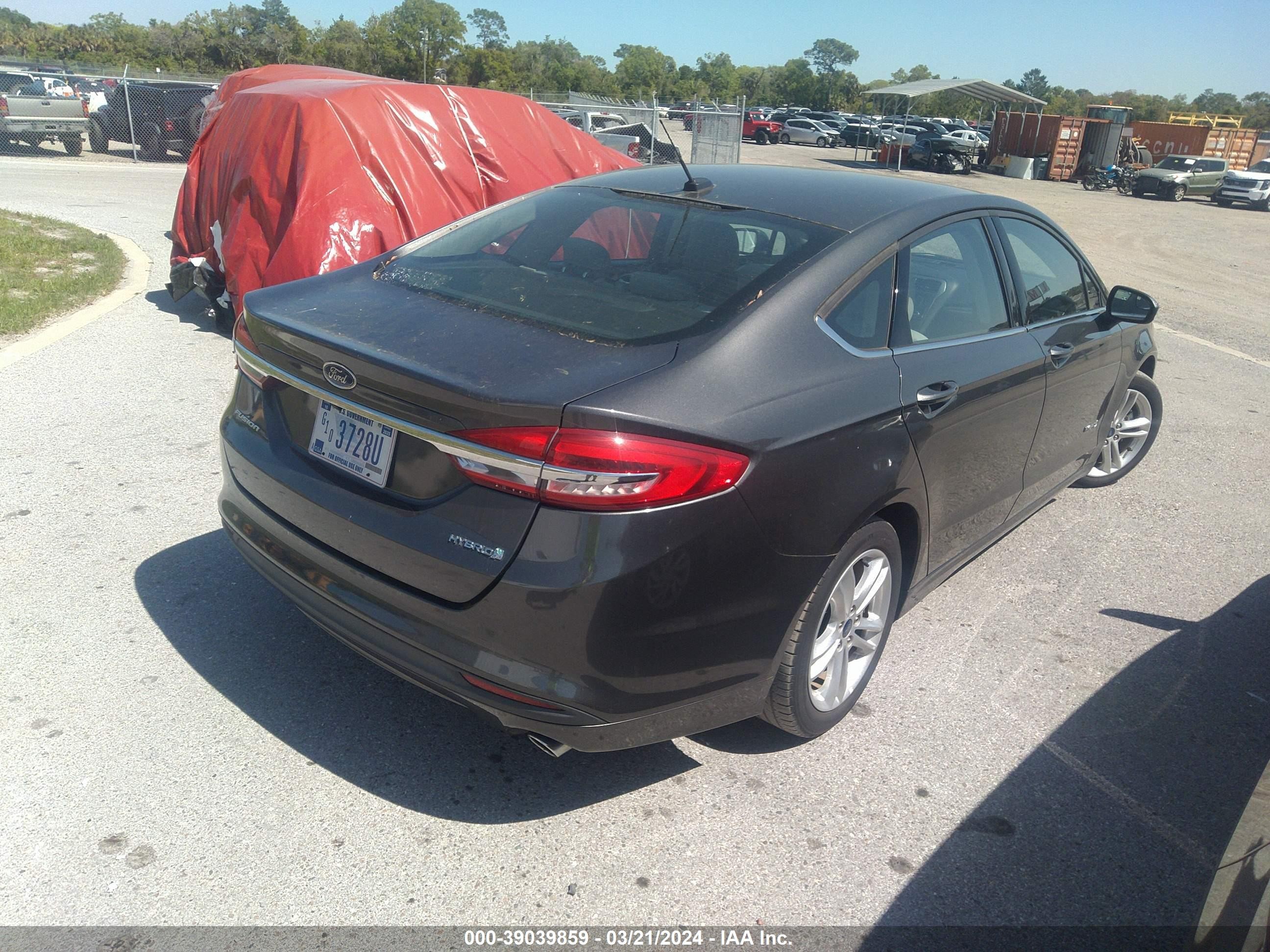 Photo 3 VIN: 3FA6P0UU2JR141808 - FORD FUSION 