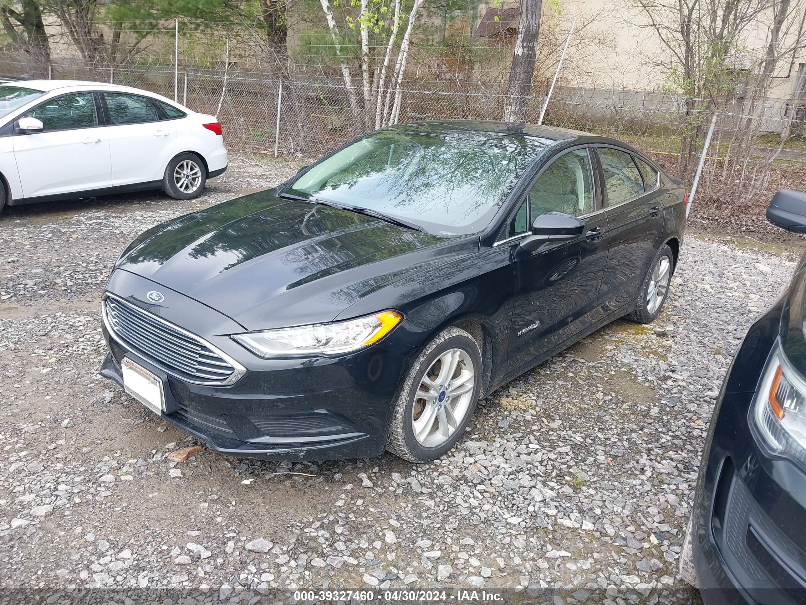 Photo 1 VIN: 3FA6P0UU2JR142361 - FORD FUSION 