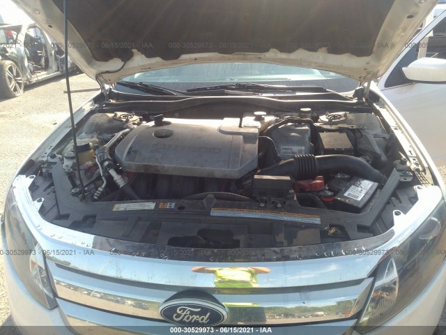 Photo 9 VIN: 3FADP0L30AR223987 - FORD FUSION 