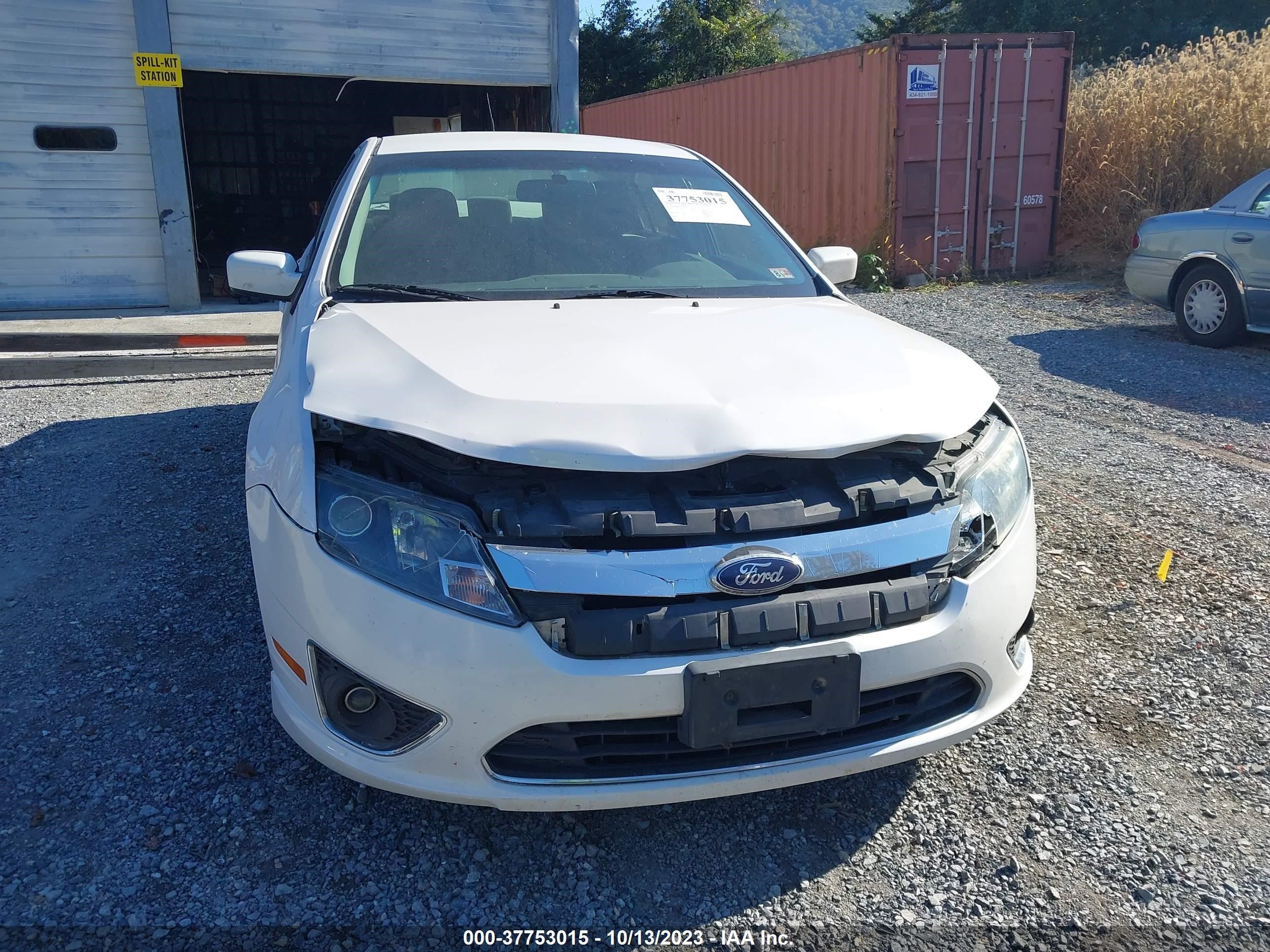 Photo 5 VIN: 3FADP0L30AR379561 - FORD FUSION 