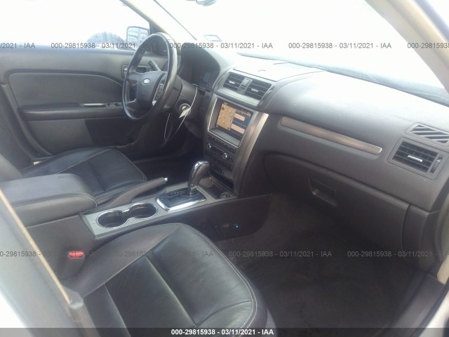 Photo 4 VIN: 3FADP0L30BR317658 - FORD FUSION 