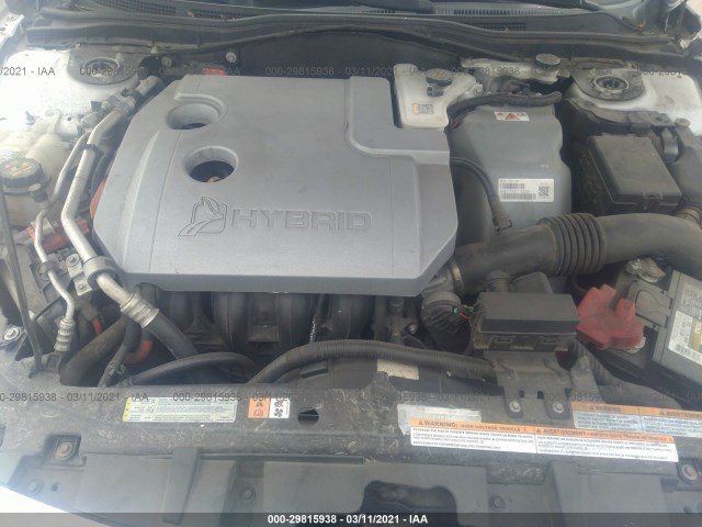 Photo 9 VIN: 3FADP0L30BR317658 - FORD FUSION 