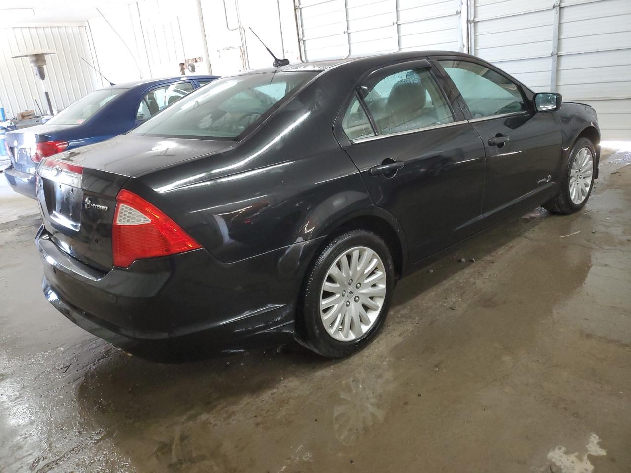 Photo 2 VIN: 3FADP0L31AR100330 - FORD FUSION 