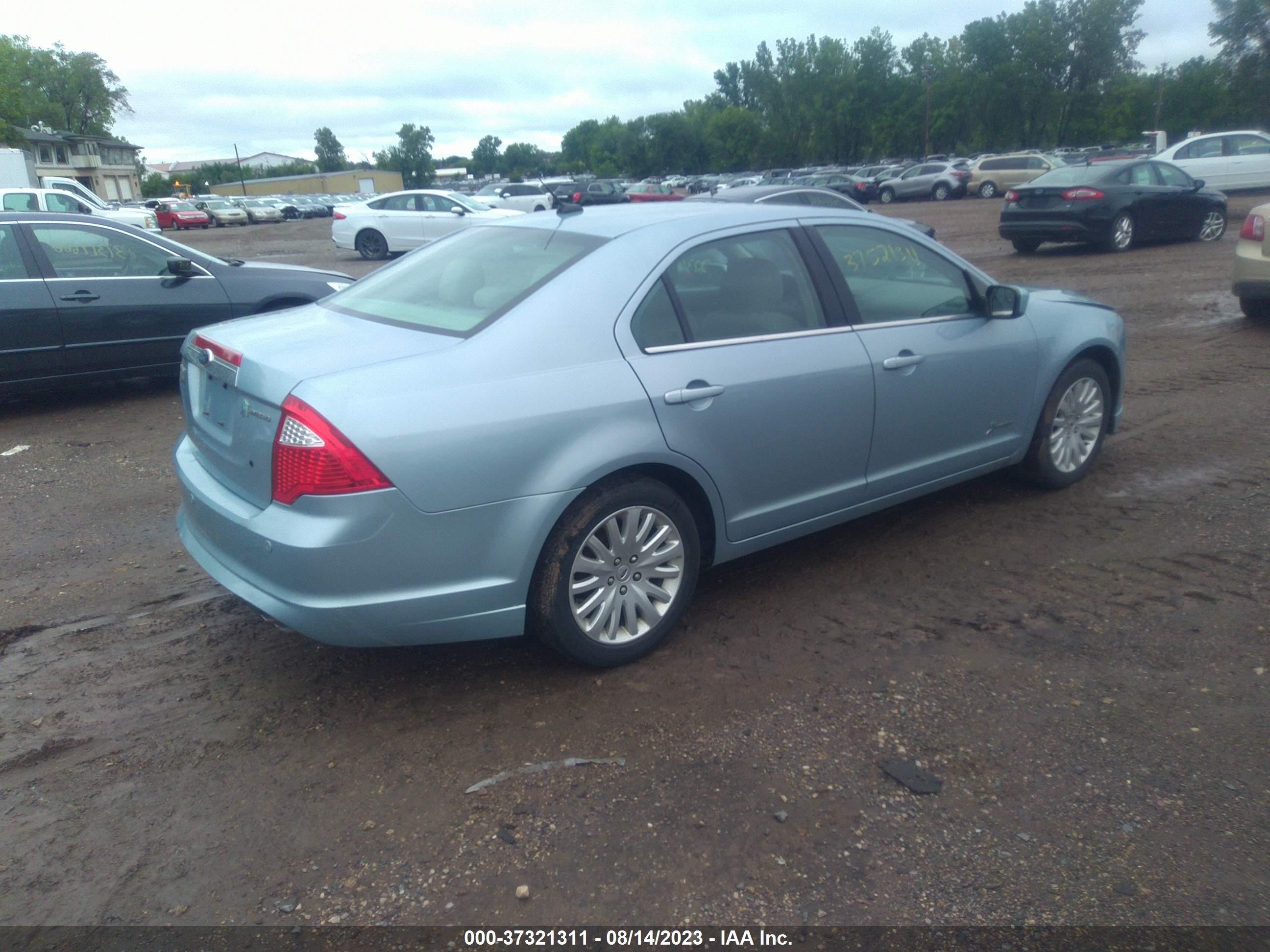 Photo 3 VIN: 3FADP0L31BR135502 - FORD FUSION 