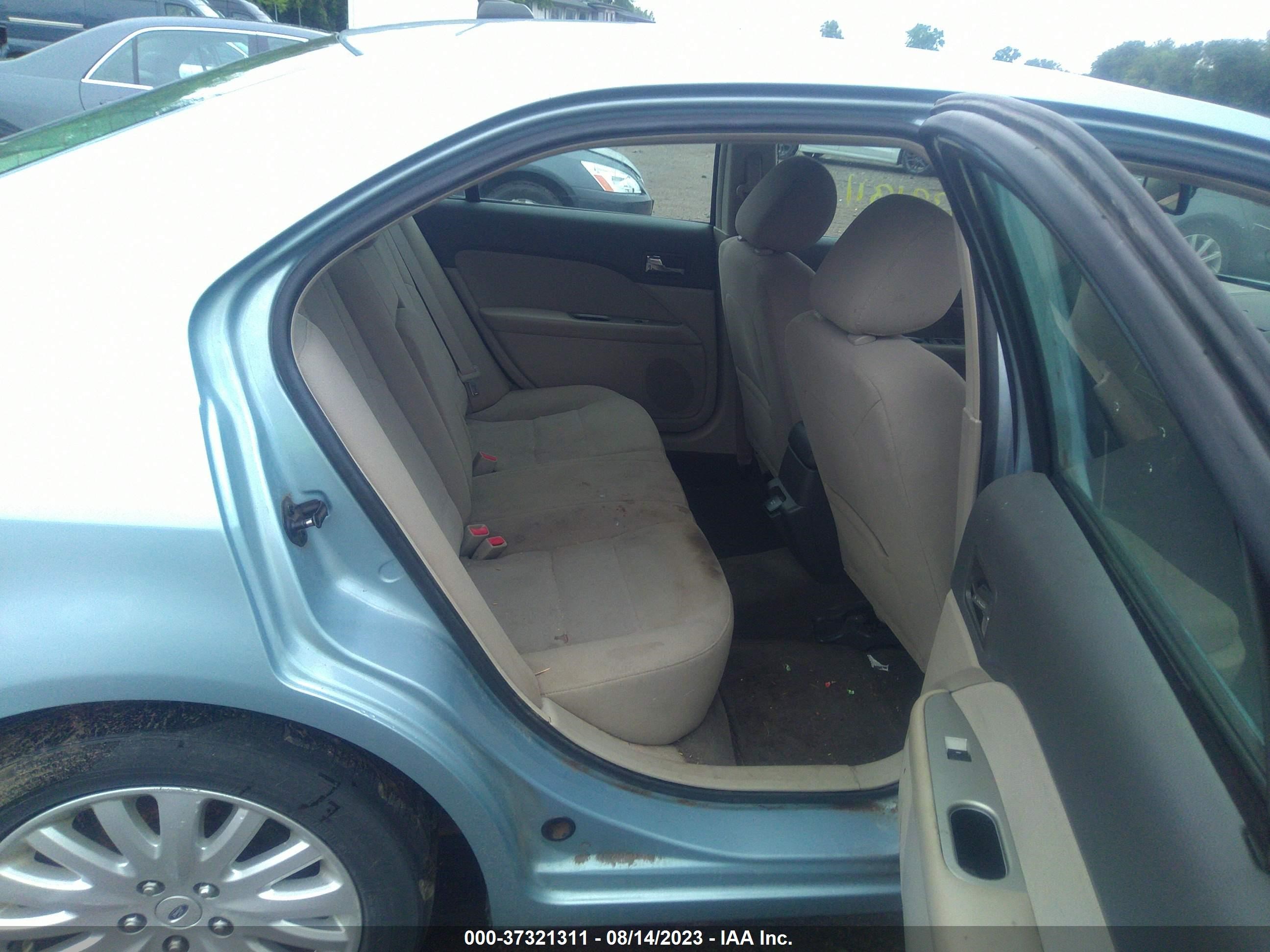 Photo 7 VIN: 3FADP0L31BR135502 - FORD FUSION 