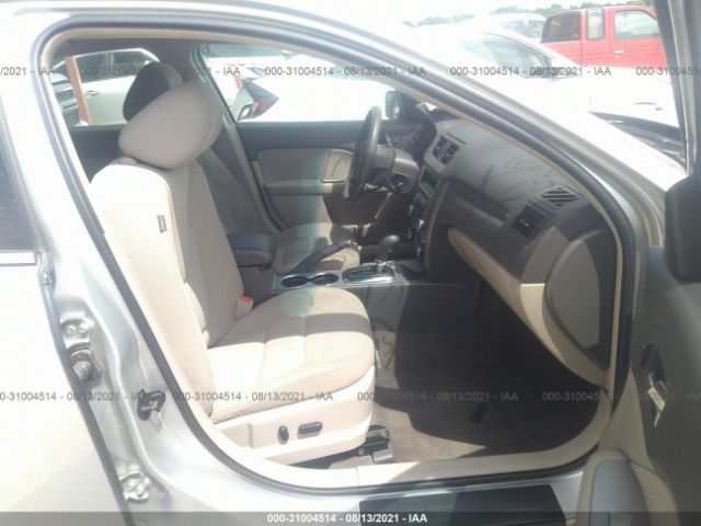 Photo 4 VIN: 3FADP0L31BR264498 - FORD FUSION 