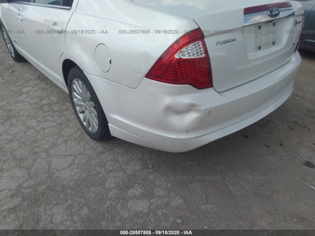 Photo 5 VIN: 3FADP0L32AR129481 - FORD FUSION 