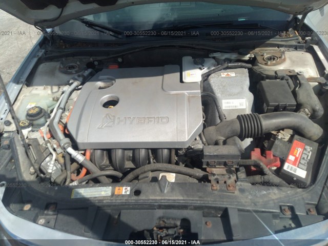 Photo 9 VIN: 3FADP0L32AR267764 - FORD FUSION 