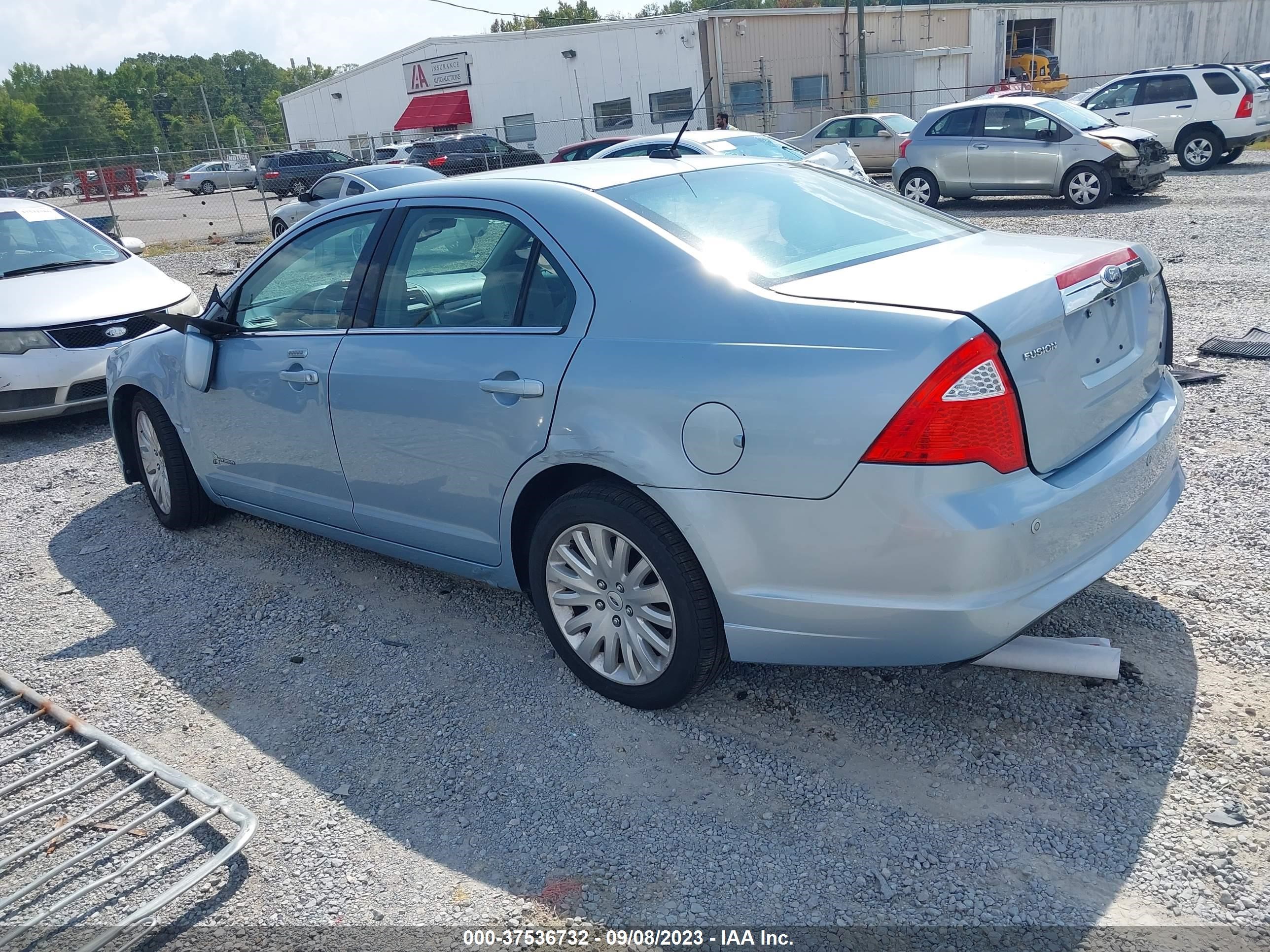 Photo 2 VIN: 3FADP0L32BR300683 - FORD FUSION 