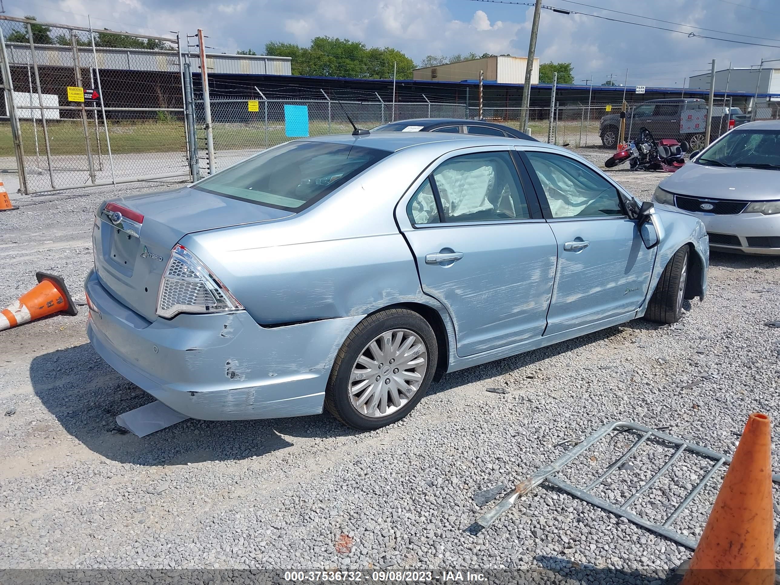 Photo 3 VIN: 3FADP0L32BR300683 - FORD FUSION 