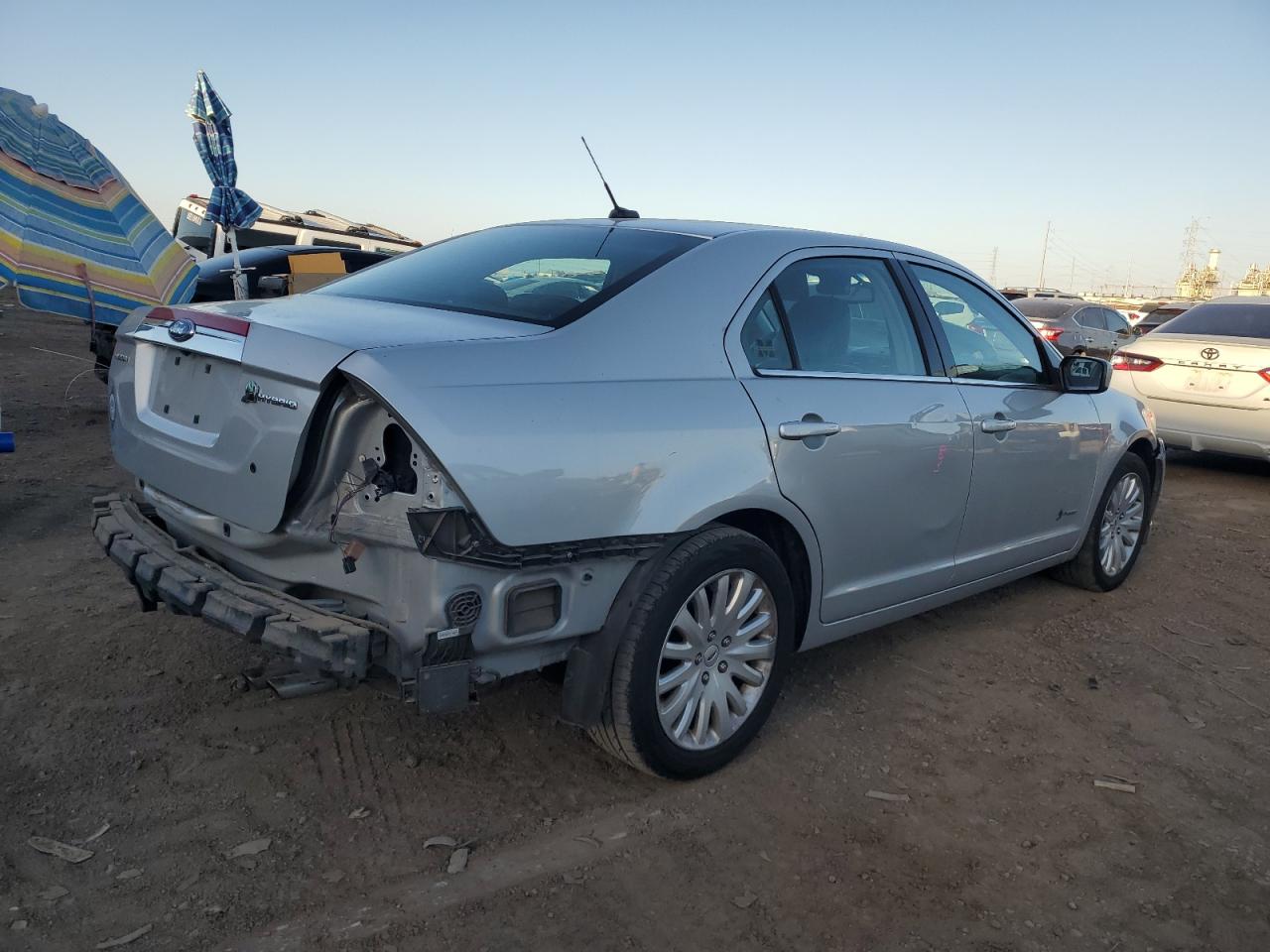 Photo 2 VIN: 3FADP0L33AR148119 - FORD FUSION 