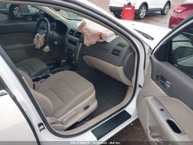 Photo 4 VIN: 3FADP0L33AR170623 - FORD FUSION 