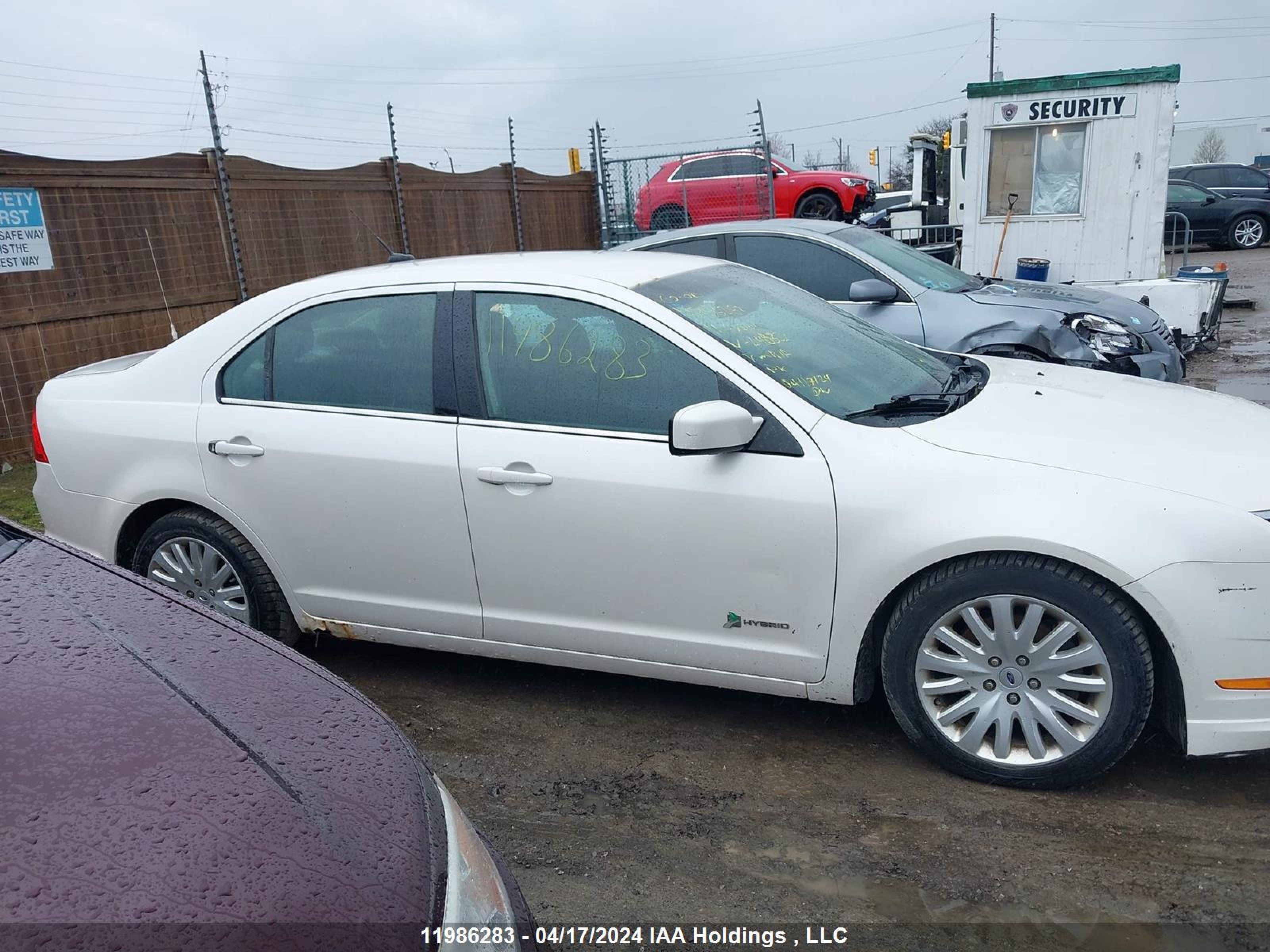 Photo 13 VIN: 3FADP0L33BR248352 - FORD FUSION 