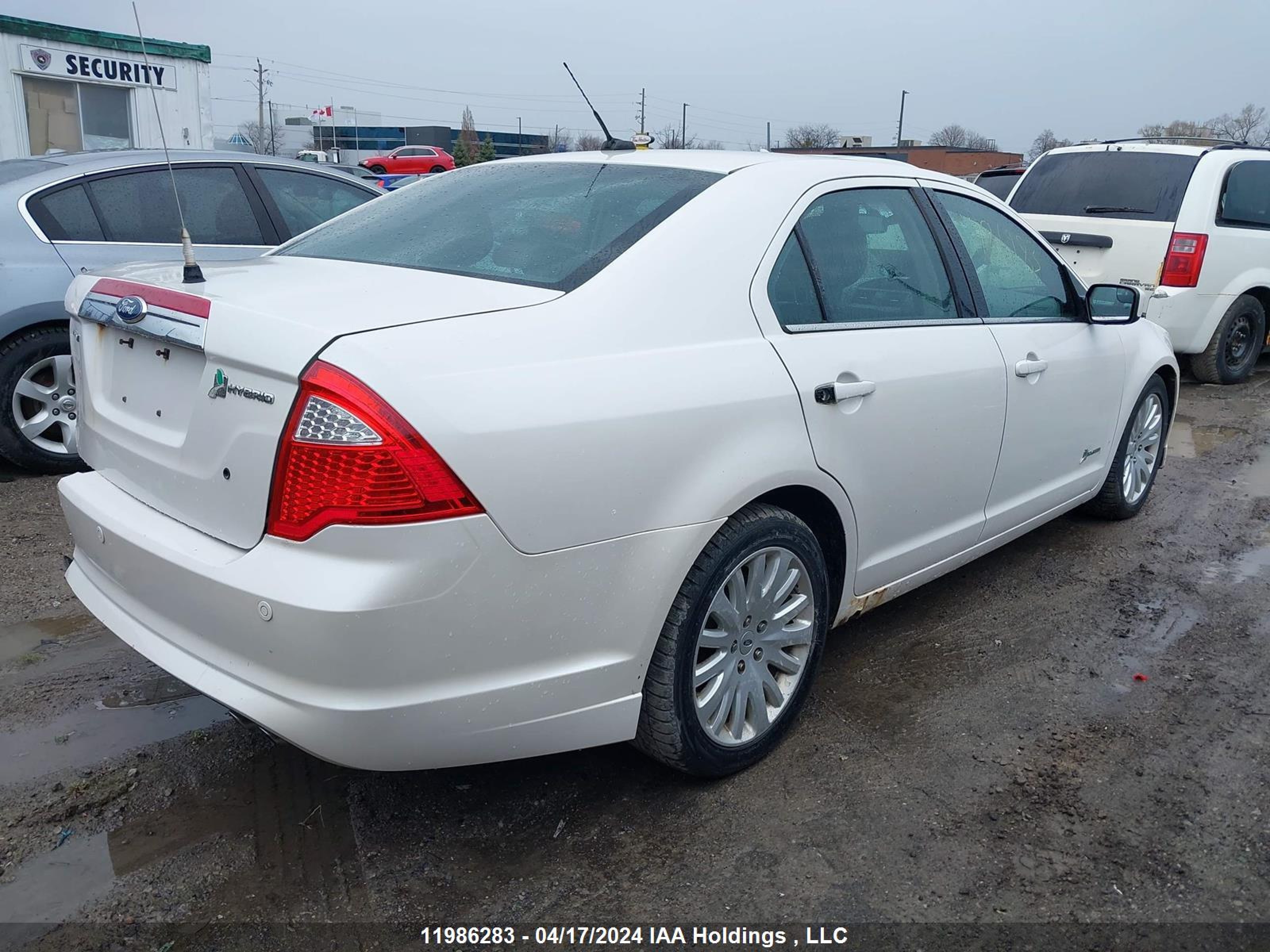 Photo 3 VIN: 3FADP0L33BR248352 - FORD FUSION 