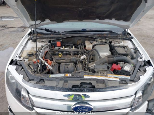 Photo 9 VIN: 3FADP0L33CR414399 - FORD FUSION 