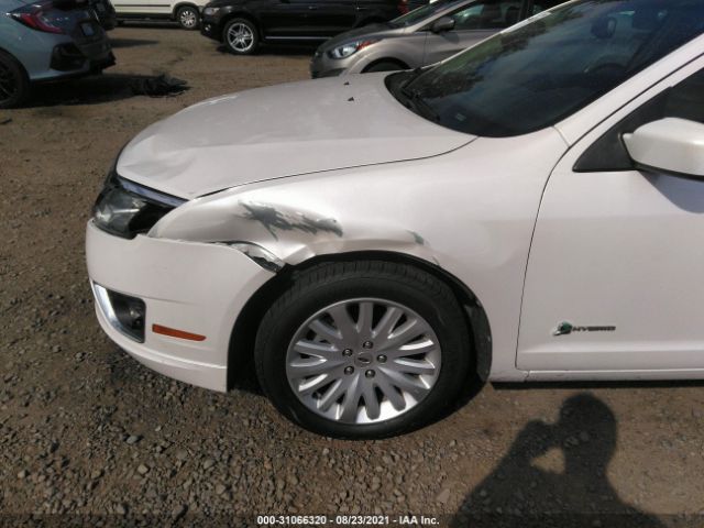 Photo 5 VIN: 3FADP0L34AR102363 - FORD FUSION 