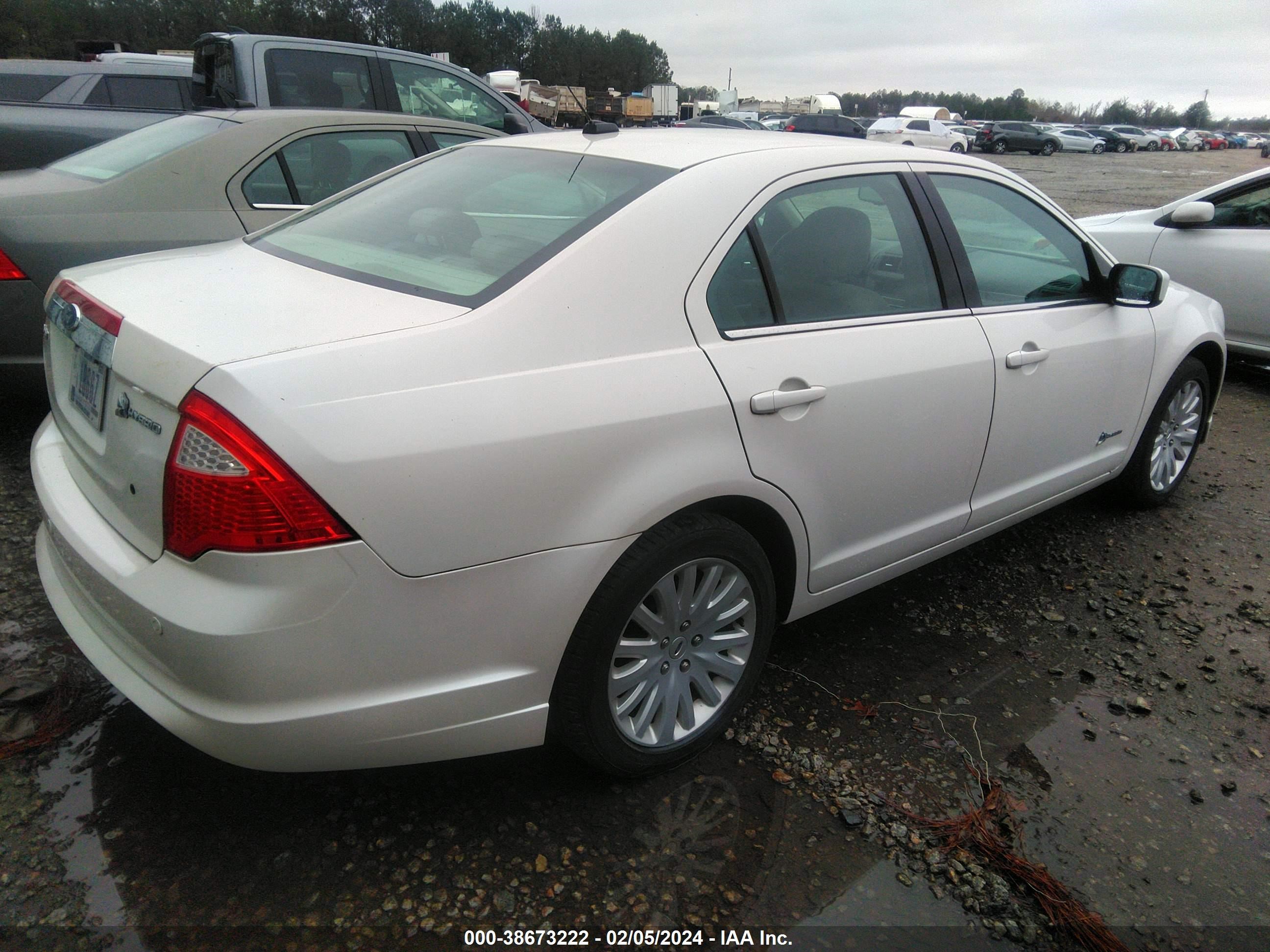 Photo 3 VIN: 3FADP0L34AR176754 - FORD FUSION 