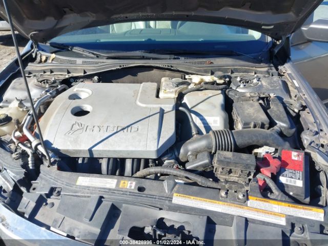 Photo 9 VIN: 3FADP0L34AR269631 - FORD FUSION HYBRID 