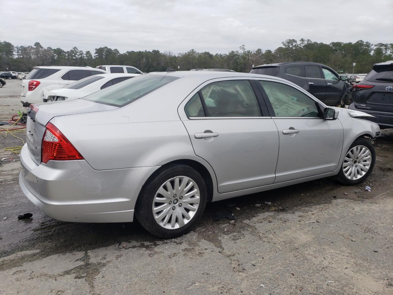 Photo 2 VIN: 3FADP0L34AR345249 - FORD FUSION 