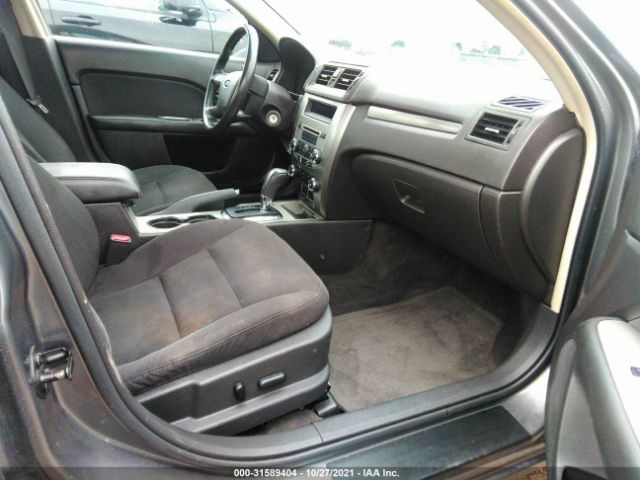 Photo 4 VIN: 3FADP0L34BR135137 - FORD FUSION 