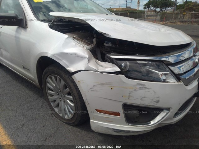 Photo 5 VIN: 3FADP0L34BR191126 - FORD FUSION 