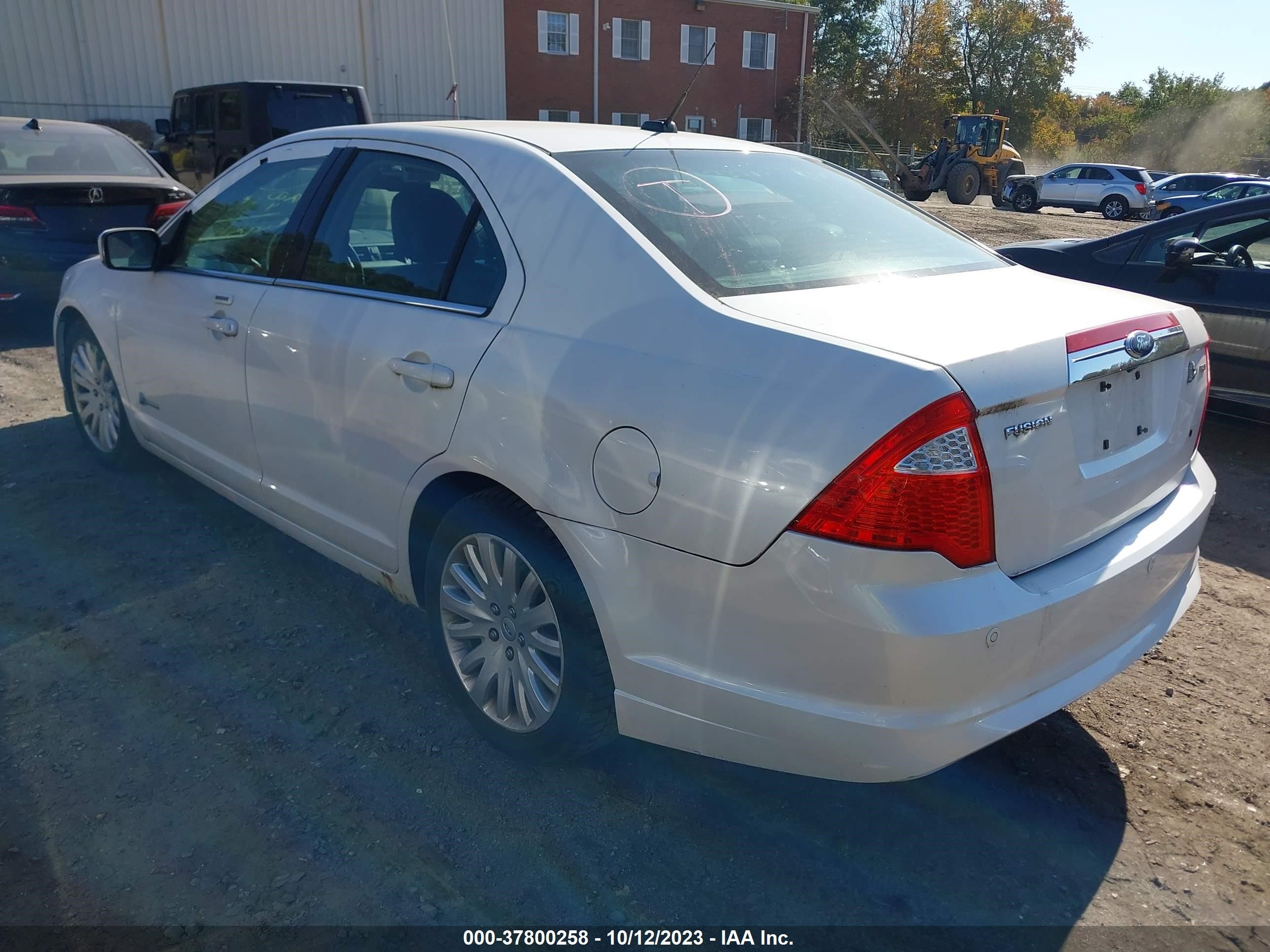 Photo 2 VIN: 3FADP0L35AR238193 - FORD FUSION 