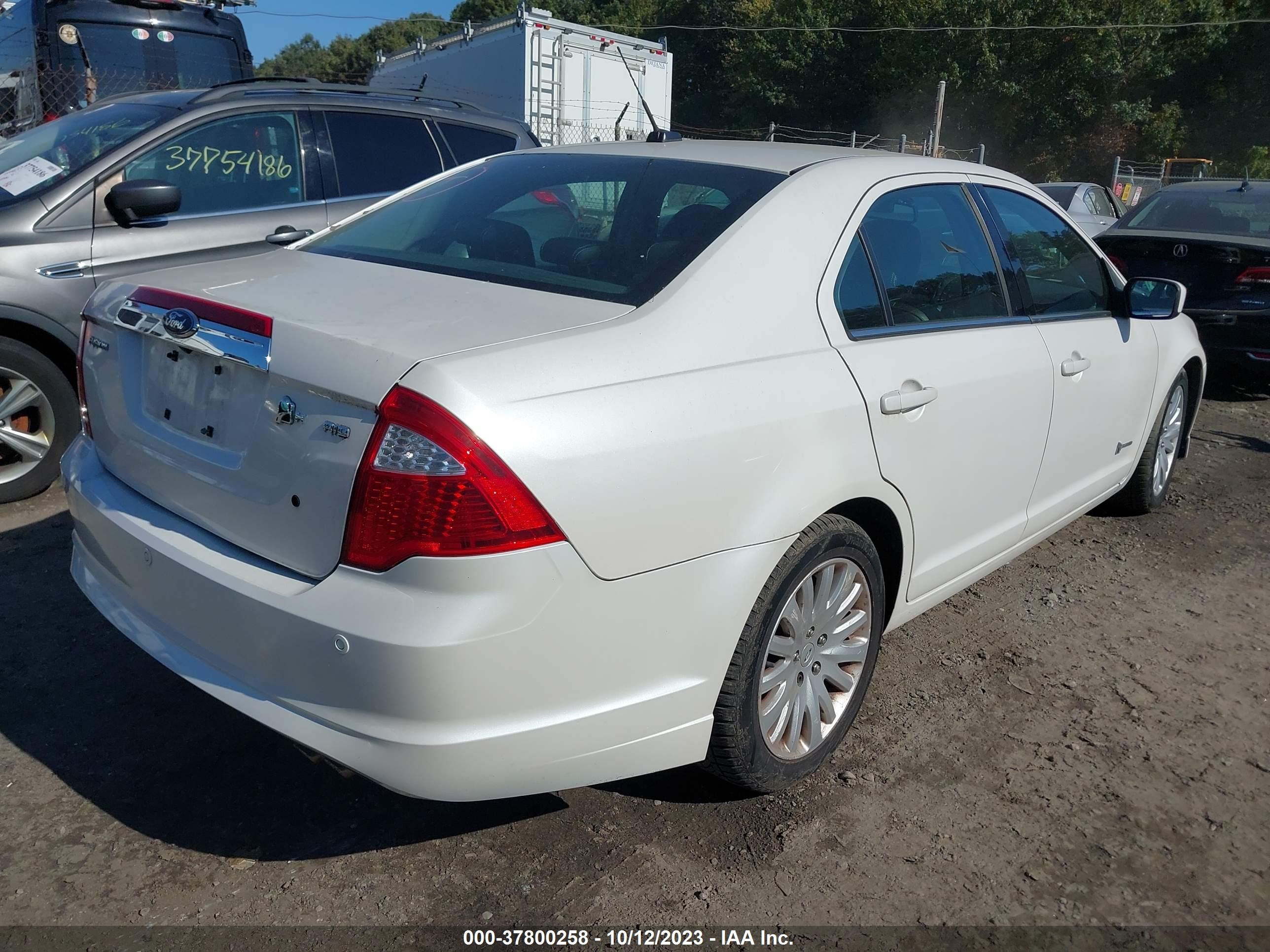 Photo 3 VIN: 3FADP0L35AR238193 - FORD FUSION 