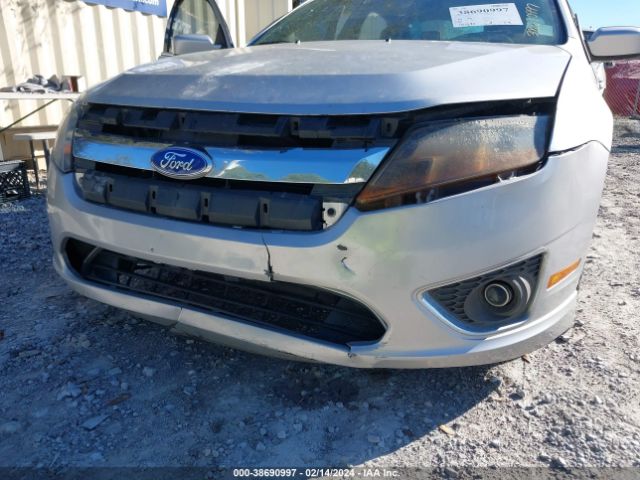 Photo 5 VIN: 3FADP0L36BR282091 - FORD FUSION HYBRID 