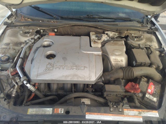 Photo 9 VIN: 3FADP0L37AR220939 - FORD FUSION 