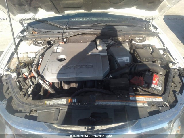 Photo 9 VIN: 3FADP0L37AR299979 - FORD FUSION 