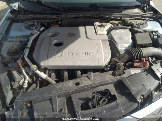 Photo 9 VIN: 3FADP0L37BR142647 - FORD FUSION 