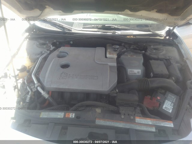 Photo 9 VIN: 3FADP0L38AR326915 - FORD FUSION 