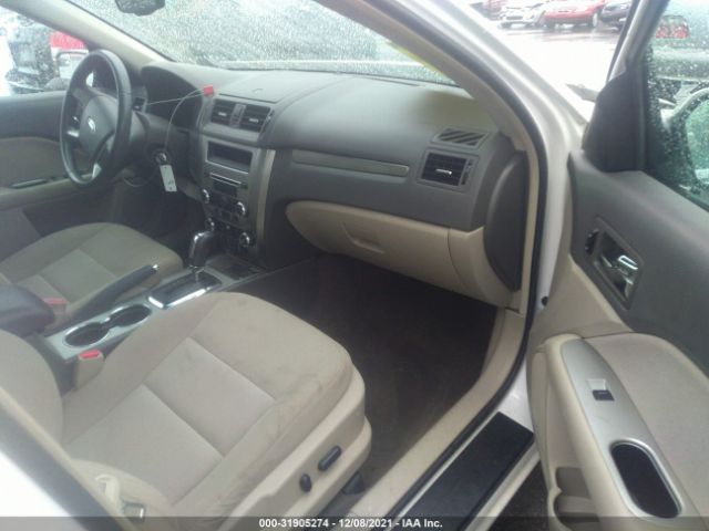 Photo 4 VIN: 3FADP0L38BR117630 - FORD FUSION 