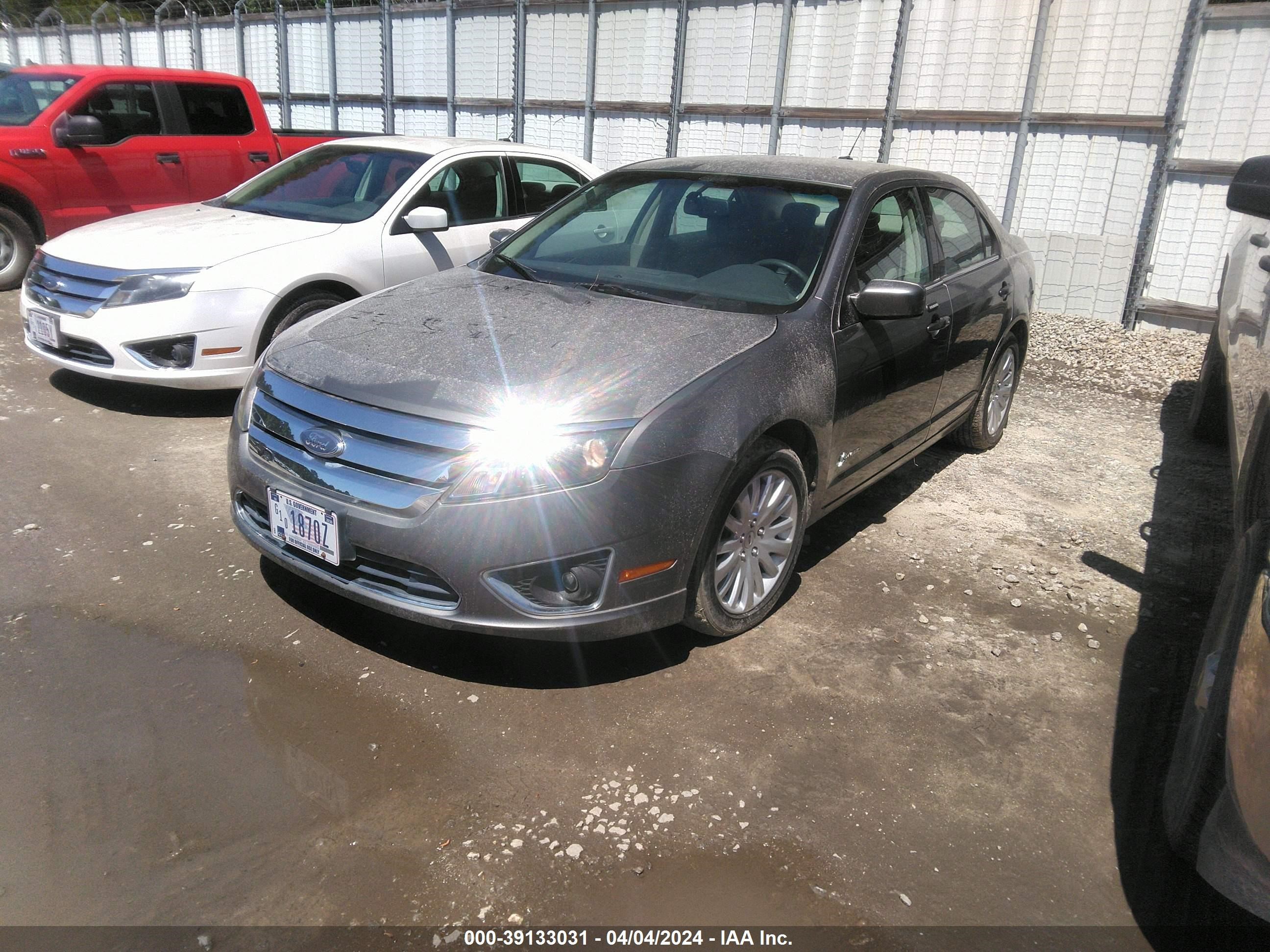 Photo 1 VIN: 3FADP0L39AR171582 - FORD FUSION 