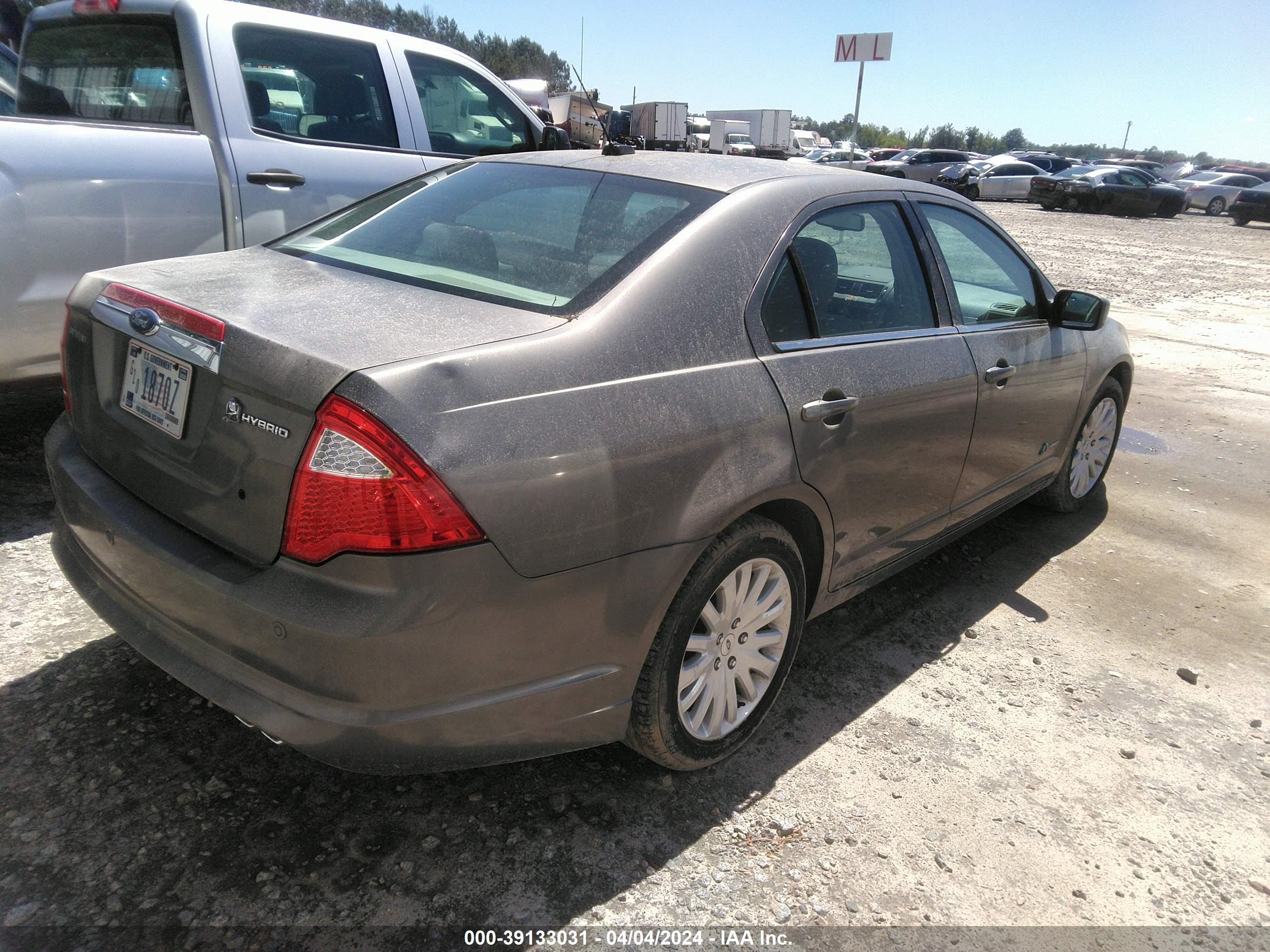 Photo 3 VIN: 3FADP0L39AR171582 - FORD FUSION 