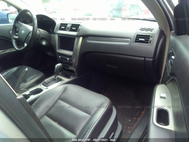 Photo 4 VIN: 3FADP0L3XAR113951 - FORD FUSION 