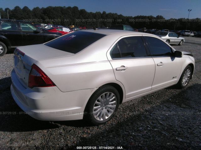 Photo 3 VIN: 3FADP0L3XAR136579 - FORD FUSION 