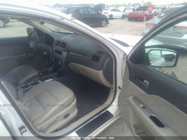 Photo 4 VIN: 3FADP0L3XAR152345 - FORD FUSION 