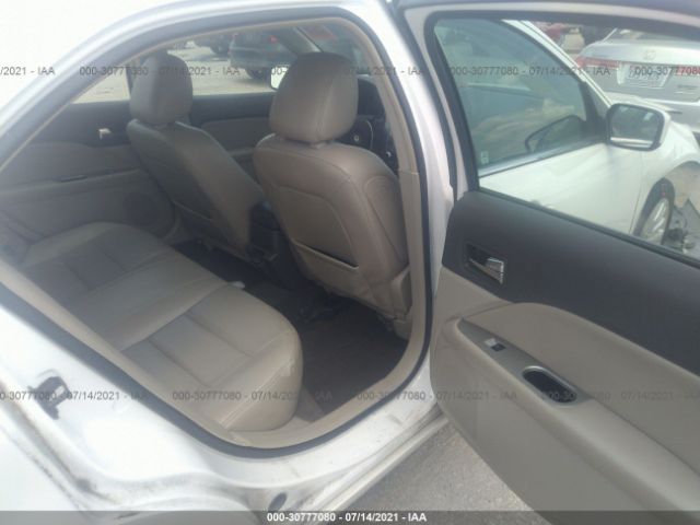 Photo 7 VIN: 3FADP0L3XAR152345 - FORD FUSION 