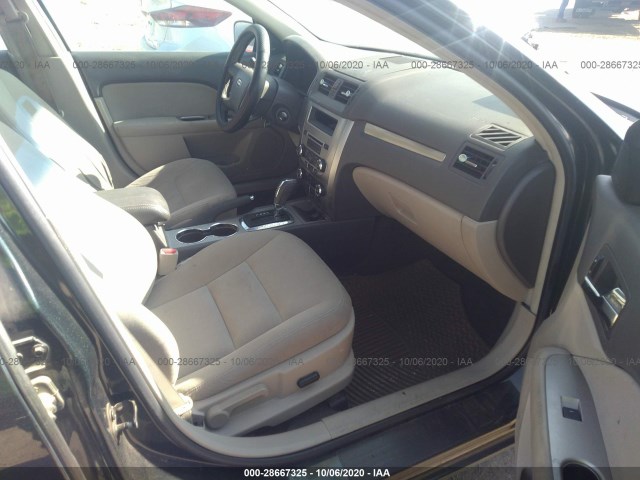 Photo 4 VIN: 3FADP0L3XAR167024 - FORD FUSION 