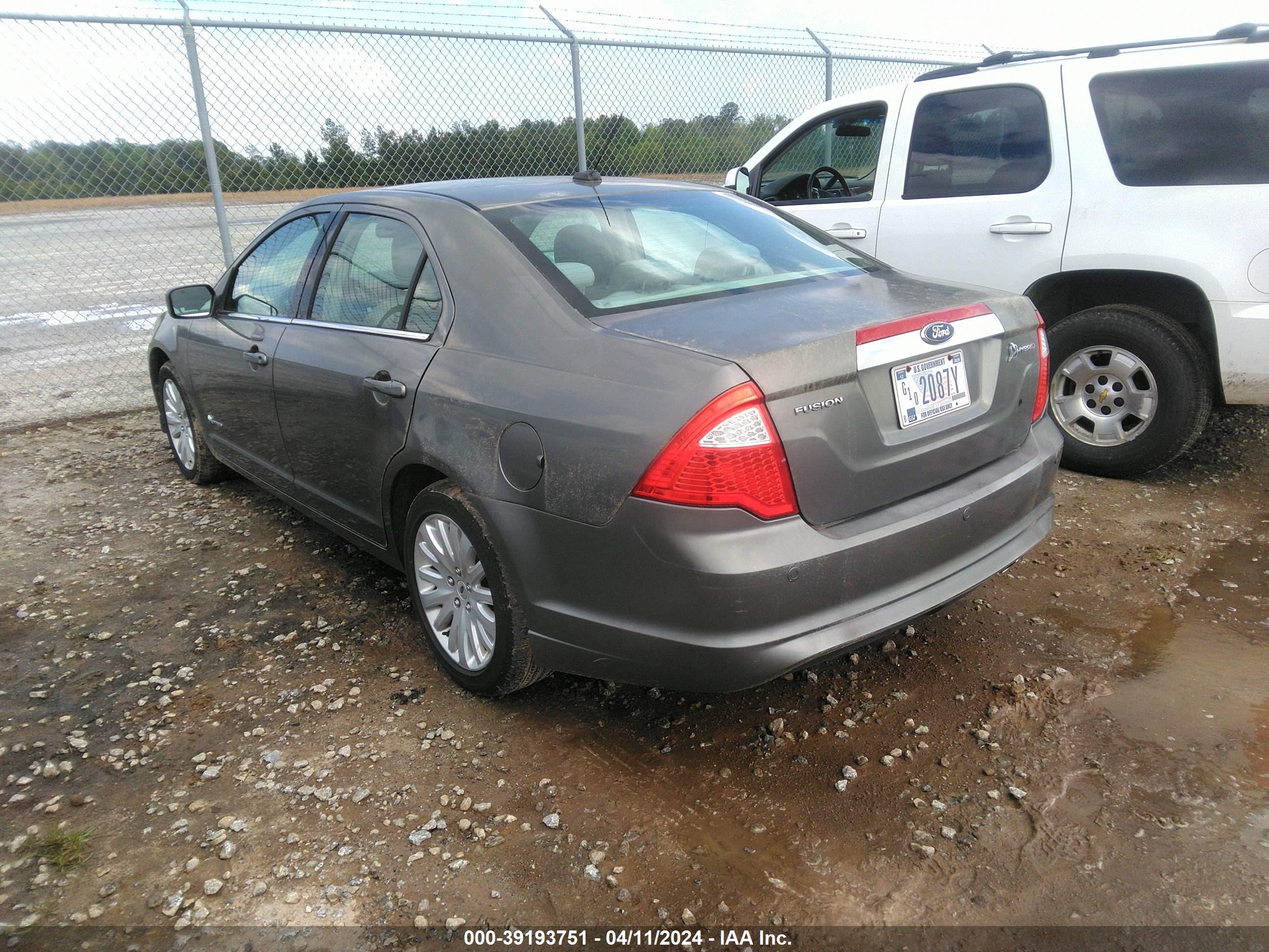 Photo 2 VIN: 3FADP0L3XAR171574 - FORD FUSION 