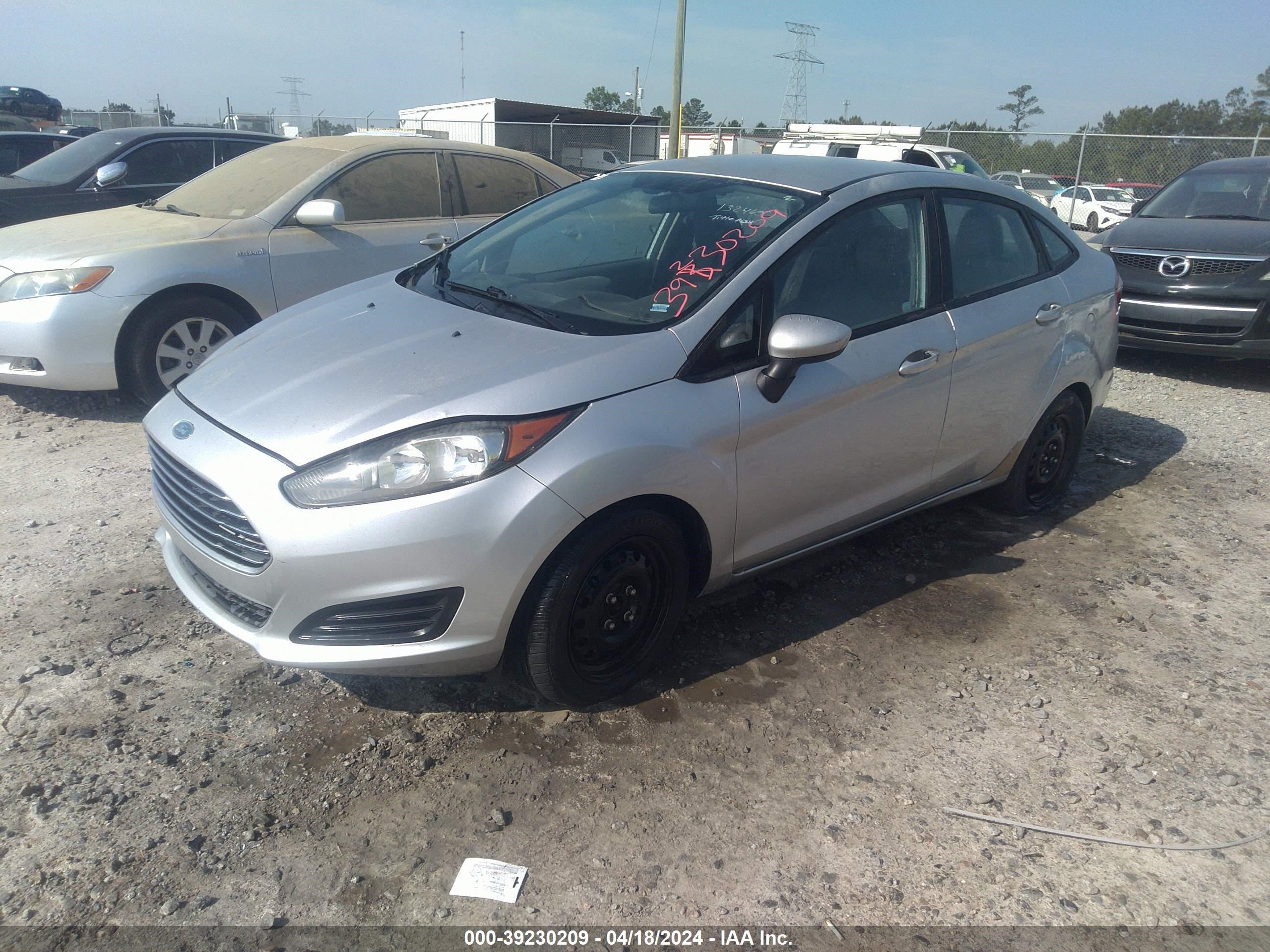 Photo 1 VIN: 3FADP4AJ1FM132465 - FORD FIESTA 