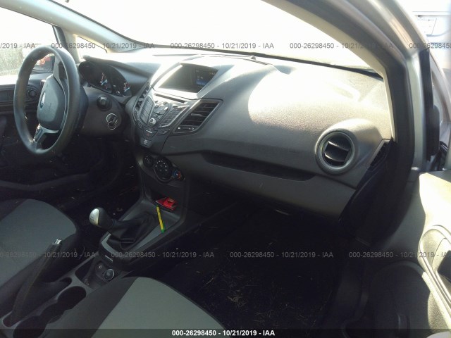 Photo 4 VIN: 3FADP4AJ1JM144074 - FORD FIESTA 