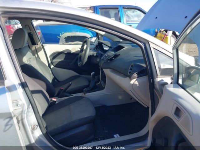 Photo 4 VIN: 3FADP4AJ7CM186056 - FORD FIESTA 