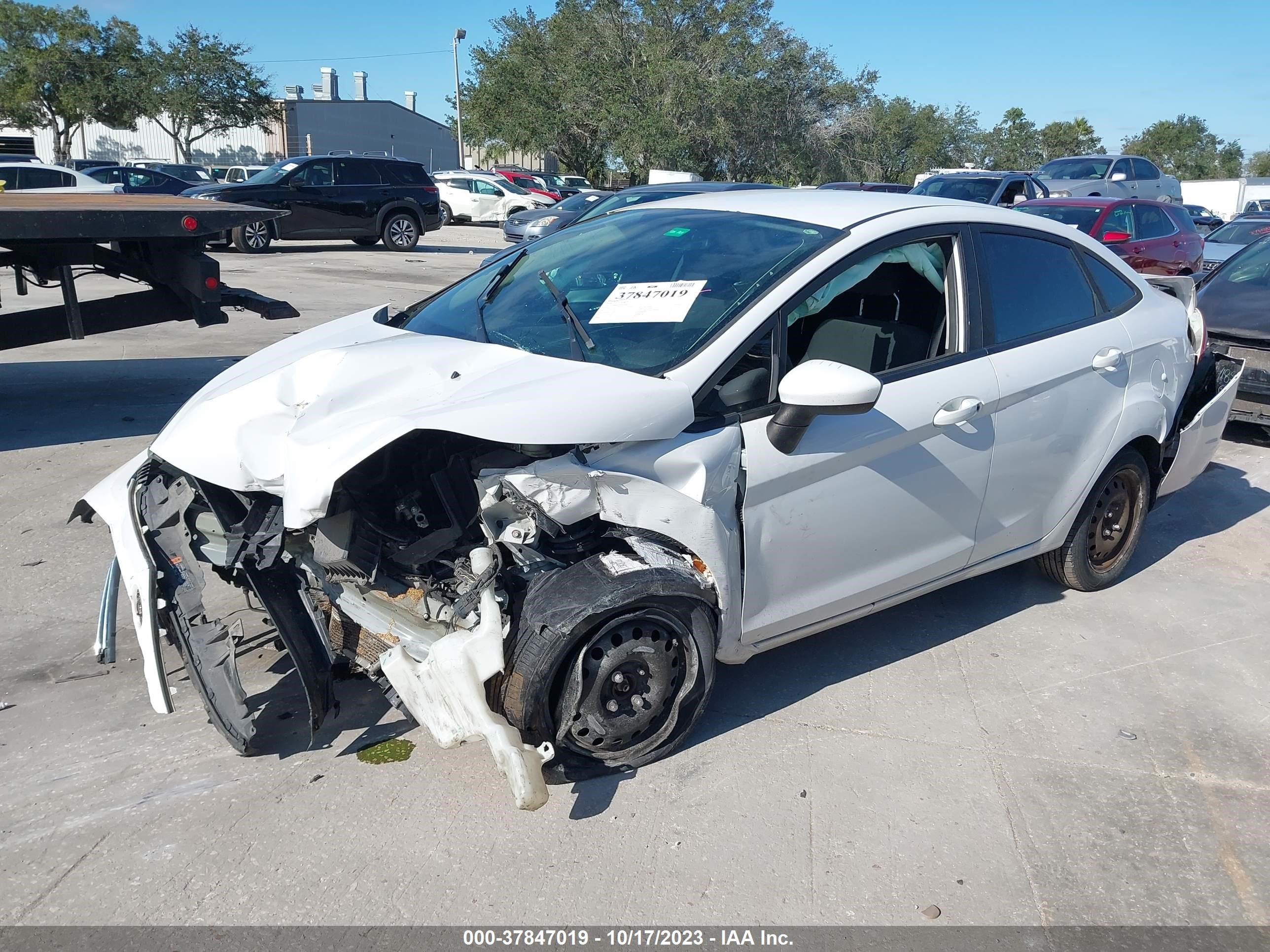 Photo 1 VIN: 3FADP4AJXJM104821 - FORD FIESTA 