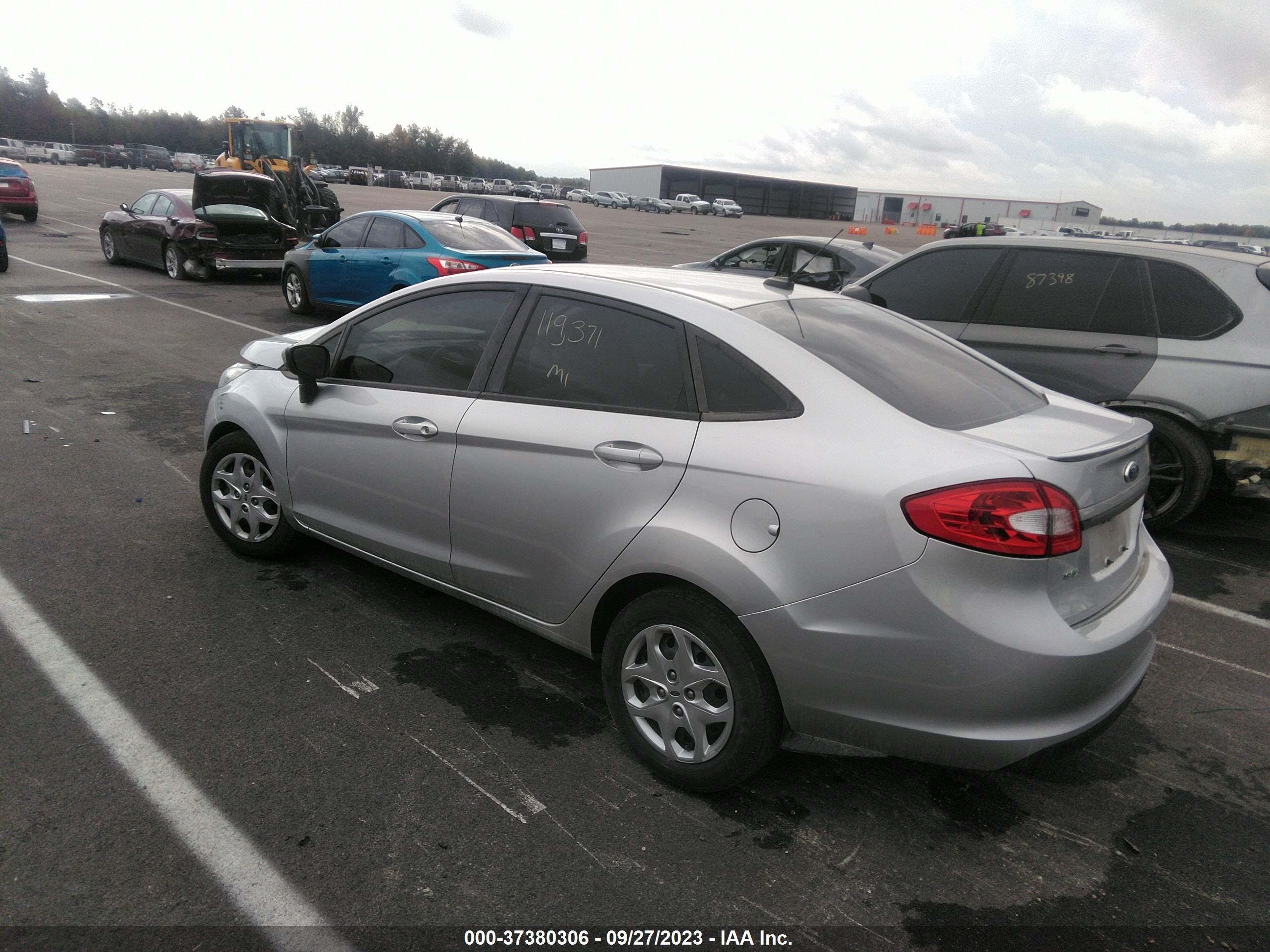 Photo 2 VIN: 3FADP4BJ0BM239788 - FORD FIESTA 