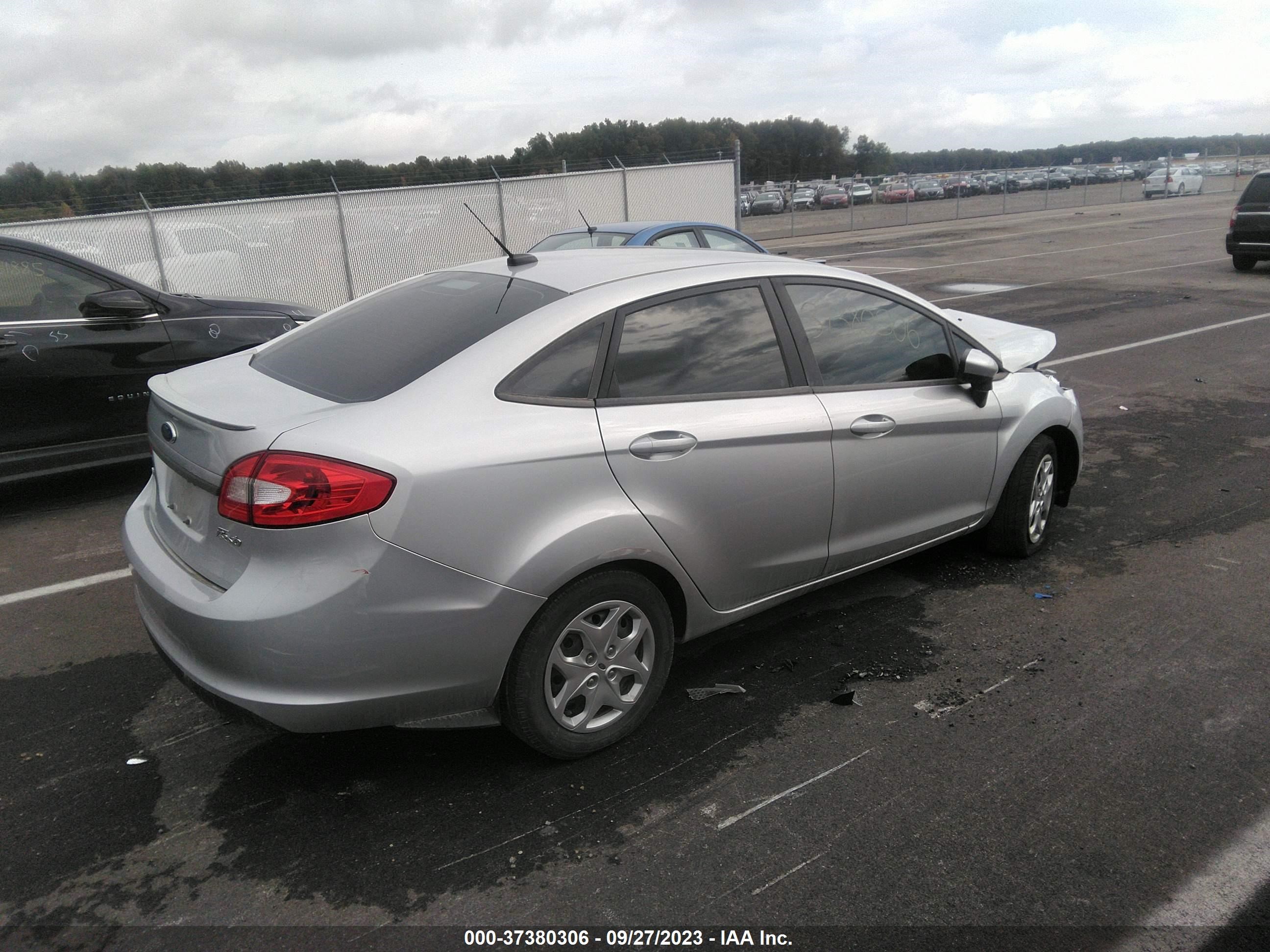 Photo 3 VIN: 3FADP4BJ0BM239788 - FORD FIESTA 